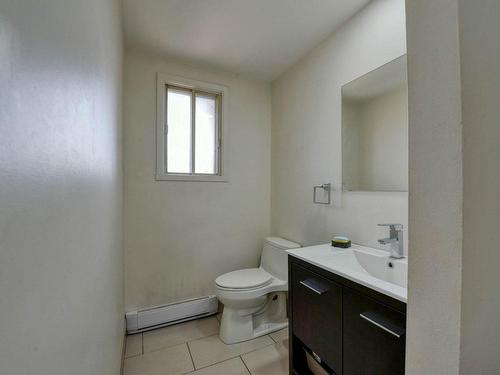 Powder room - 1992 Rue Favreau, Laval (Chomedey), QC 