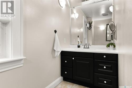 1939 Rae Street, Regina, SK - Indoor Photo Showing Bathroom