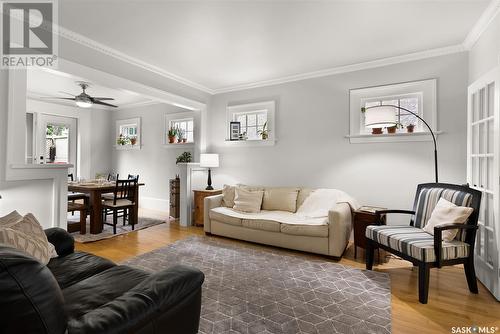 1939 Rae Street, Regina, SK - Indoor Photo Showing Living Room