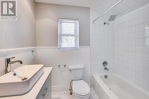 194 Westwood Avenue, Toronto, ON - Indoor Photo Showing Bathroom