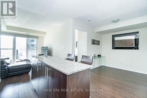 804 - 352 Front Street W, Toronto, ON - Indoor Photo Showing Living Room