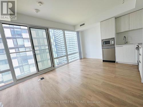 1204 - 18 Maitland Terrace, Toronto, ON - Indoor Photo Showing Kitchen