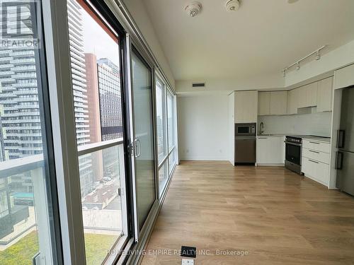 1204 - 18 Maitland Terrace, Toronto, ON - Indoor Photo Showing Kitchen