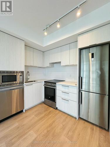 1204 - 18 Maitland Terrace, Toronto, ON - Indoor Photo Showing Kitchen