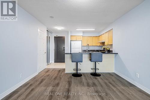 3307 - 23 Hollywood Avenue, Toronto, ON - Indoor Photo Showing Kitchen