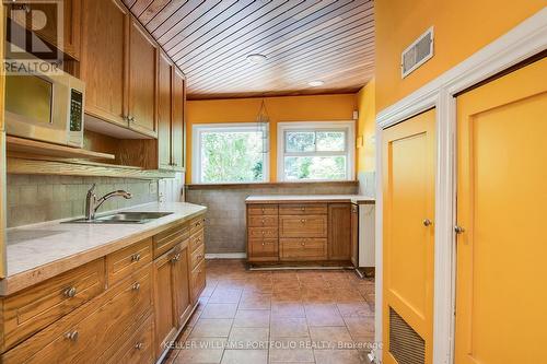 415 Leslie Street, Toronto, ON - Indoor Photo Showing Kitchen With Double Sink