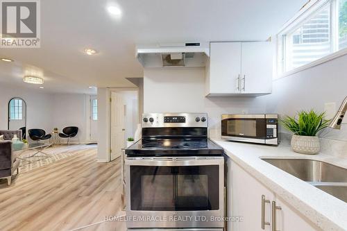 1593 Geta Circle, Pickering, ON - Indoor Photo Showing Kitchen