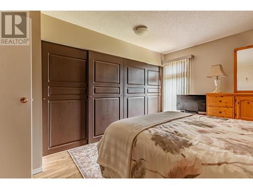 31 800 N Second Avenue, Williams Lake, BC - Indoor Photo Showing Bedroom