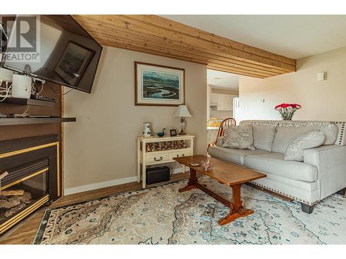 31 800 N Second Avenue, Williams Lake, BC - Indoor Photo Showing Living Room With Fireplace