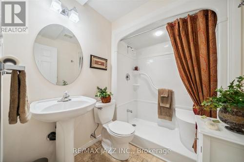 865 Greenleaf Circle, Oshawa, ON - Indoor Photo Showing Bathroom