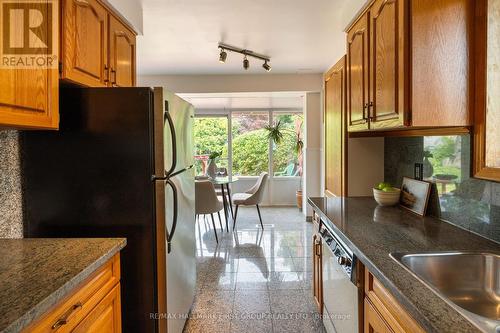 18 Shoreview Drive, Toronto, ON - Indoor Photo Showing Kitchen