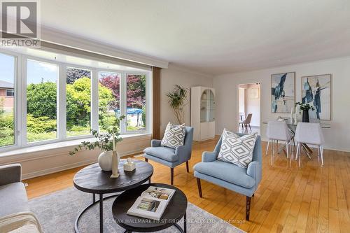 18 Shoreview Drive, Toronto, ON - Indoor Photo Showing Living Room