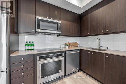 9 - 52 Holmes Avenue, Toronto, ON - Indoor Photo Showing Kitchen