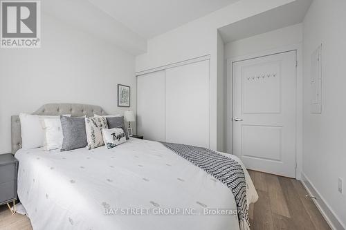 9 - 52 Holmes Avenue, Toronto, ON - Indoor Photo Showing Bedroom