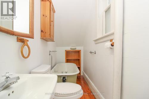 318 Frederick Avenue, Peterborough, ON - Indoor Photo Showing Bathroom