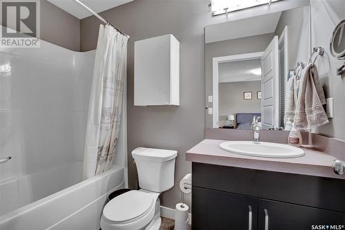 1023 Kolynchuk Crescent, Saskatoon, SK - Indoor Photo Showing Bathroom