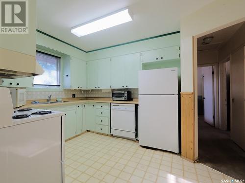 1003 King Street, Rosetown, SK - Indoor Photo Showing Kitchen
