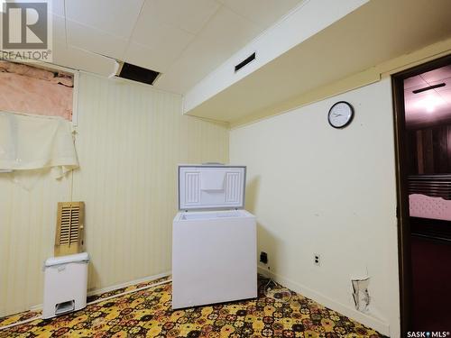 1003 King Street, Rosetown, SK - Indoor Photo Showing Laundry Room