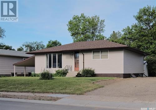 1003 King Street, Rosetown, SK - Outdoor