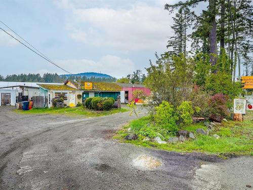 8214 East Saanich Rd, Central Saanich, BC 