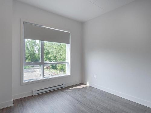 Bedroom - 406-65 Rue William-Macdonald, Montréal (Lachine), QC - Indoor Photo Showing Other Room