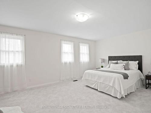 1213 Gloucester Sq, Pickering, ON - Indoor Photo Showing Bedroom