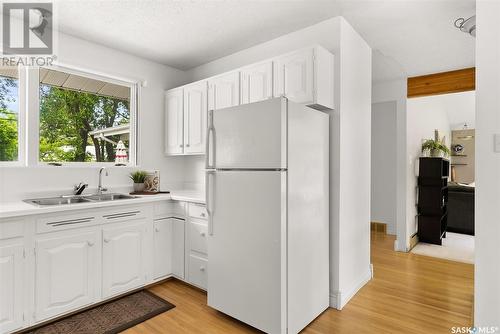 2920 Grant Road, Regina, SK - Indoor Photo Showing Kitchen With Double Sink