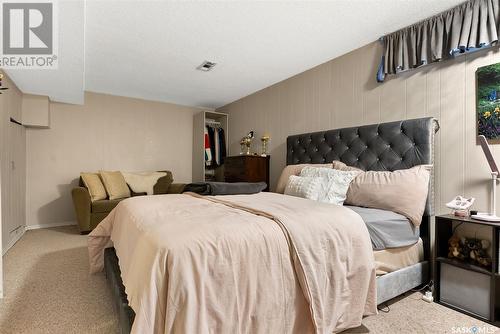 2920 Grant Road, Regina, SK - Indoor Photo Showing Bedroom