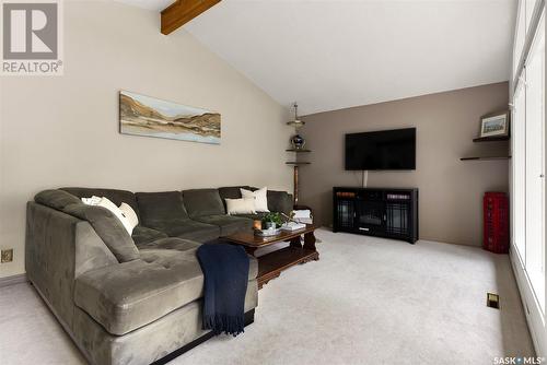 2920 Grant Road, Regina, SK - Indoor Photo Showing Living Room