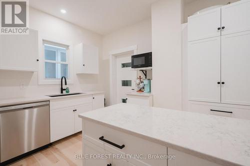 124 Second Avenue W, North Bay, ON - Indoor Photo Showing Kitchen