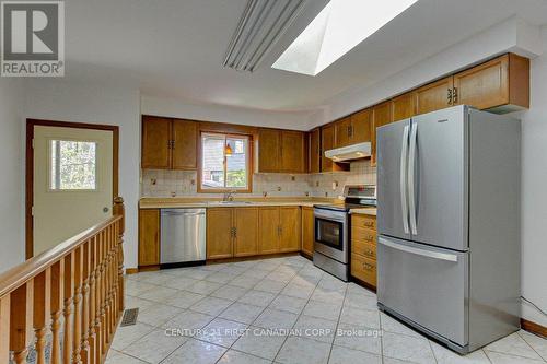243 Walmer Grove, London, ON - Indoor Photo Showing Kitchen With Stainless Steel Kitchen