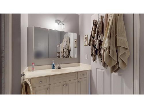 1401 15Th Street S, Cranbrook, BC - Indoor Photo Showing Bathroom