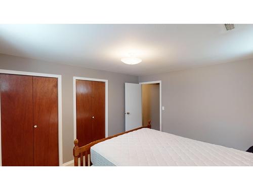 1401 15Th Street S, Cranbrook, BC - Indoor Photo Showing Bedroom