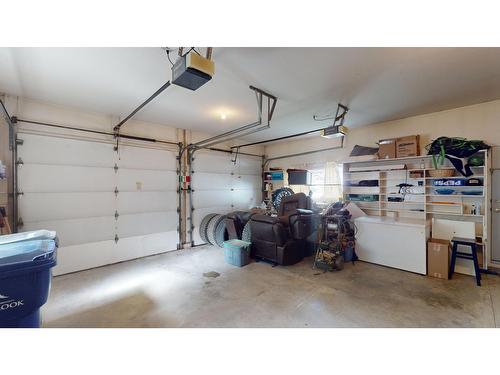 1401 15Th Street S, Cranbrook, BC - Indoor Photo Showing Garage