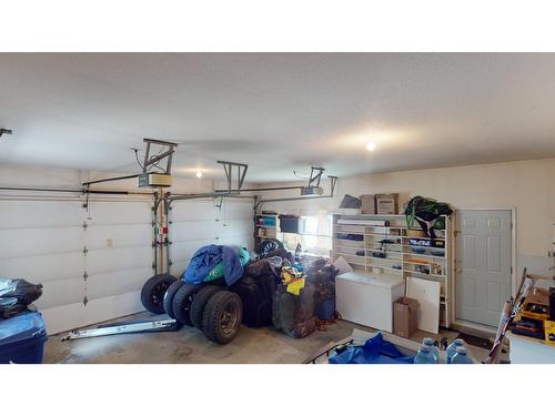 1401 15Th Street S, Cranbrook, BC - Indoor Photo Showing Garage