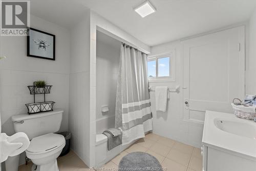 1103 Langlois Avenue, Windsor, ON - Indoor Photo Showing Bathroom