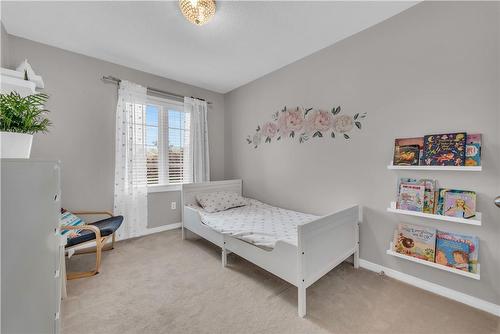 41 Cedarville Drive, Hamilton, ON - Indoor Photo Showing Bedroom