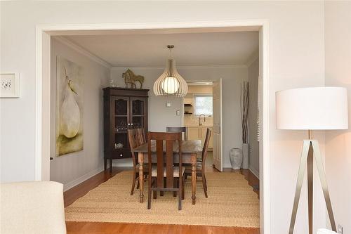 4217 Gleneagles Court, Burlington, ON - Indoor Photo Showing Dining Room