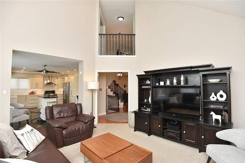 4217 Gleneagles Court, Burlington, ON - Indoor Photo Showing Living Room