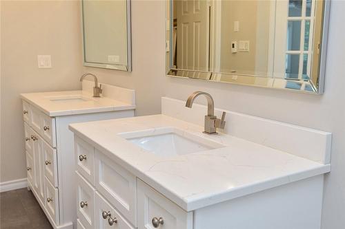 4217 Gleneagles Court, Burlington, ON - Indoor Photo Showing Bathroom