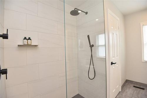 4217 Gleneagles Court, Burlington, ON - Indoor Photo Showing Bathroom