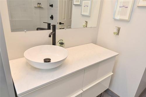 4217 Gleneagles Court, Burlington, ON - Indoor Photo Showing Bathroom