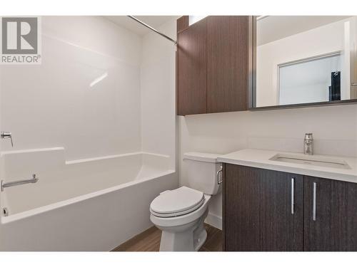 2922 Wilson Street Unit# 101, Penticton, BC - Indoor Photo Showing Bathroom