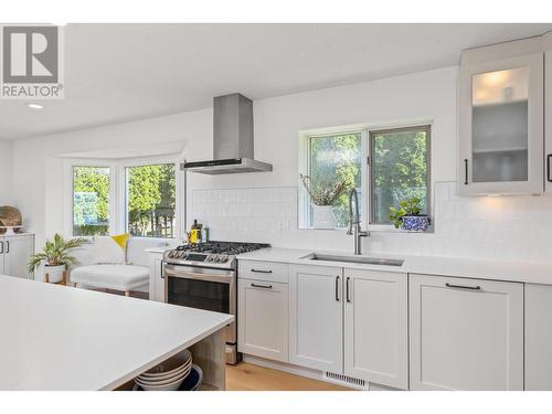 403 Stellar Drive, Kelowna, BC - Indoor Photo Showing Kitchen With Upgraded Kitchen