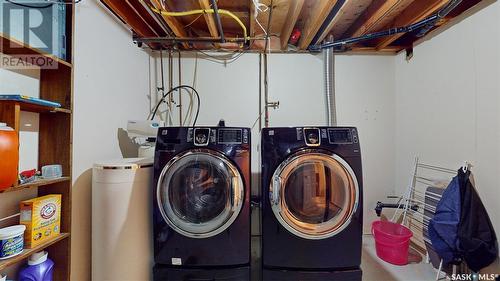 2834 Kutarna Crescent, Regina, SK - Indoor Photo Showing Laundry Room