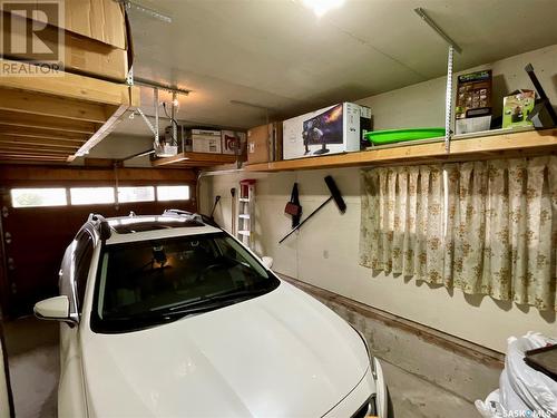 2834 Kutarna Crescent, Regina, SK - Indoor Photo Showing Garage