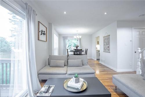 55 Ross Street, Haldimand County, ON - Indoor Photo Showing Living Room