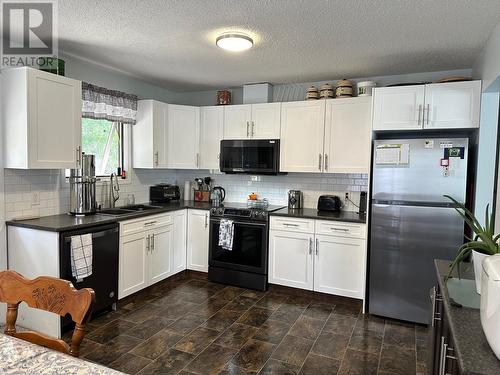 205 Gibbon Road, Williams Lake, BC - Indoor Photo Showing Kitchen