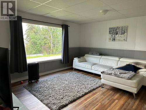 205 Gibbon Road, Williams Lake, BC - Indoor Photo Showing Living Room