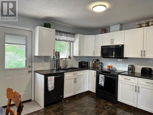 205 Gibbon Road, Williams Lake, BC - Indoor Photo Showing Kitchen With Double Sink